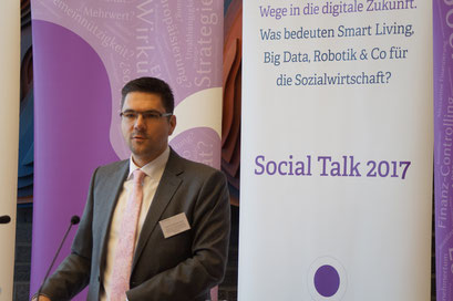 Einführung und Eröffnung des Social Talk 2017 von Prof. Dr. Michael Vilain, Geschäftsführender Direktor IZGS der EHD | © Sabine Schlitt, EKKW