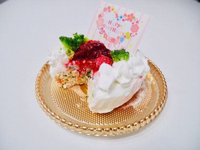 お誕生日ケーキ　SS ￥1,100　S￥1,980　M￥2,750