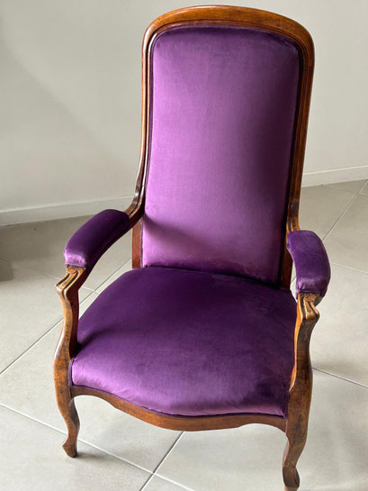 Fauteuil Voltaire mauve -Ecoute Bergère