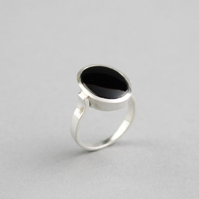 Modell für Damen Wappenring mit einem schwarzem Onyx, Ring 925er Sterlingsilber