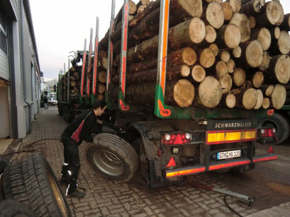 Reifen-Meister Pannen LKW