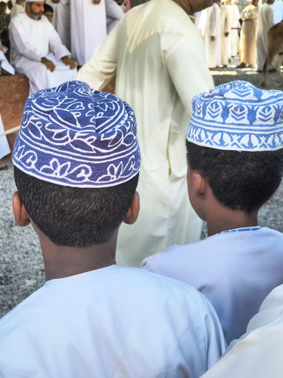 Broertjes op de Geitenmarkt Nizwa, Oman