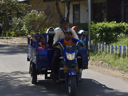 Schools out, 'Malabar' Java, Indonesië (2019) 