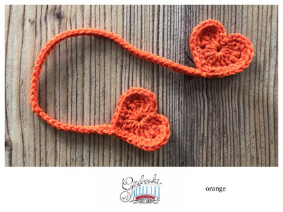 gehäkeltes Nabelschnur-Bändchen mit Herzen in der Farbe orange