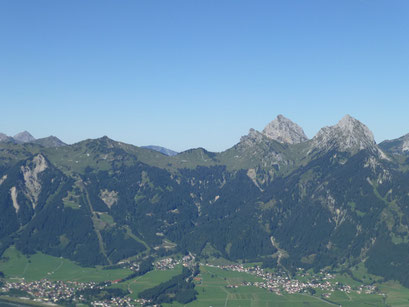 Hahnenkamm mit Köllenspitze und Gehrenspitze