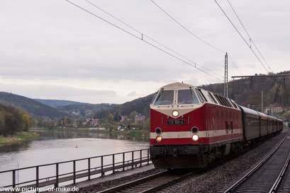 119 158 am 16.4.2016 mit einem Sonderzug Berlin Bad Schandau in Königstein