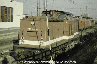 204 445 / LEW 13484, 1972 am 9.11.2000 in Magdeburg-Rothensee
