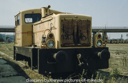 DGT 10 am 10.8.2002 abgestellt auf dem Güterbahnhof in Pirna. (LKM 1964, Fabriknummer 261422, Auslieferung an Gleisbau)