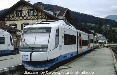 VT 107 am 29.6.2002 im Bahnhof Tegernsee