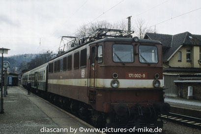 171 002 am 28.2.1995 in Blankenburg mit RB 8680 nach Königshütte