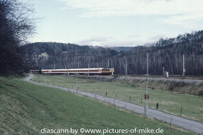 CD 372 ??? am 17.2.1995 bei Rathen, Überführung zweier 5-teiliger Triebwageneinheiten von AEG / Henningsdorf für Griechenland (OSE)