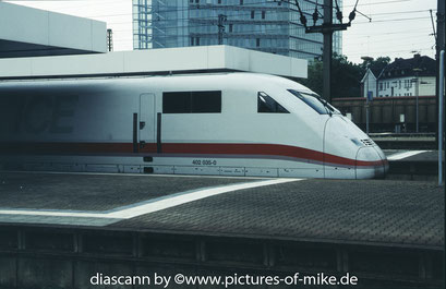 402 035 am 5.9.2002 in Mannheim Hbf. als ICE 598 "Leo v. Klenzo" München - Berlin
