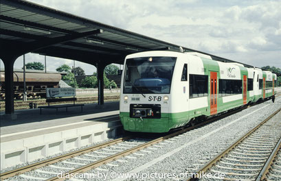 (650 522 + 524) STB VT 122 + VT 124 am 30.5.2002 in Arnstadt. ADtranz 2001, Fabriknummer 37121 + 37123