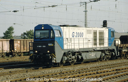 WEG V1001 033 am 6.9.2002 bei der Durchfahrt durch den Bahnhof Wiesloch-Walldorf. Vossloh 2001, Fabriknummer 1001033