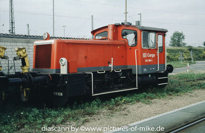 335 010 am 5.9.2002 in Mannheim Rangierbahnhof. (Jung 1968, Typ Köf III, Fabriknummer 14050)