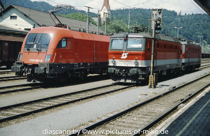 1116 051 + 1044 228 am 22.6.2002 in Innsbruck