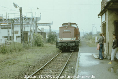110 868 / LEW 15386 , 1976 /im Bahnhof Saalburg auf der Strecke Schleiz - Saalburg. Aufnahme 1987