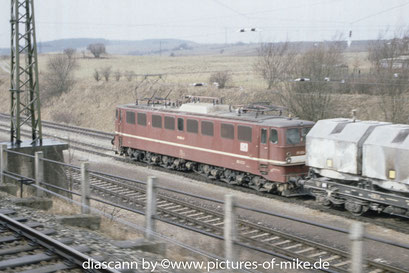 171 004 am 28.2.1995 in Hüttenrode als Schlußlok an einem Güterzug nach Blankenburg