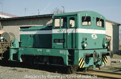 ITL 102 004 am 21.3.2003 auf dem Güterbahnhof Pirna. (LKM 1962, Fabriknummer 261128, Auslieferung an Materiallager Schwepnitz, "2" )