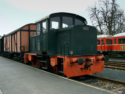 Lok 1 der Eisenbahnfreunde Untermain e.V. am 3.11.2002 in Fladungen. Gmeinder Typ N200, Baujahr 1940, Fabriknummer 2582.