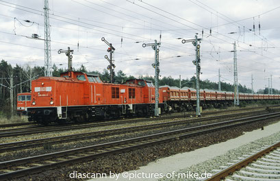 204 464 / LEW 13503, 1972 am 18.3.2003 in Hosena mit 204 869. ex 110 464, Umbau 1984 in 114 464.