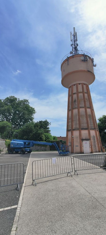 photo d'un château d'eau au début du chantier à Bouglon - Thibaud Coron