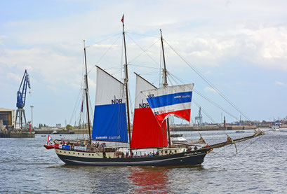 Regina Maris zur Einlaufparade beim 826.Hamburger Hafengeburtstag am 08.05.2015