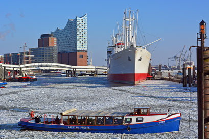 Winter im Hamburger Hafen mit der CAP SAN DIEGO