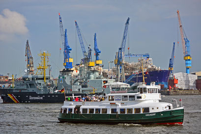 KIRCHDORF (Typschiff in der HADAG-Flotte) zum 824.Hamburger Hafengeburtstag 2013