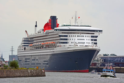 Queen Mary 2 am HCC Steinwerder zu den Hamburg Cruise Days am 13.09.2015
