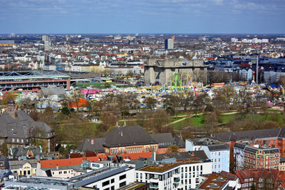 Blick vom Michel zum Hamburger DOM und Heiligengeistfeld