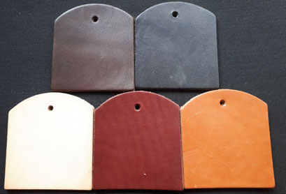 Vegetabil-Dickleder braun, schwarz, natur, burgundy, cognac. Für Toolings und Punzierungen geeignet. Braun und schwarz als Single-Leder möglich.  Recht empfindliches Leder !