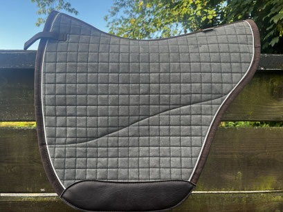 € 110,00 UNI HW XSB, Hohlfaserflor Taschen unten, Silberlitze