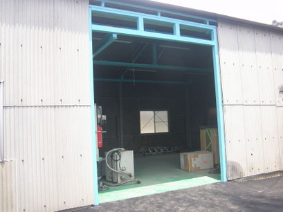 手動シャッター新設工事の工事写真