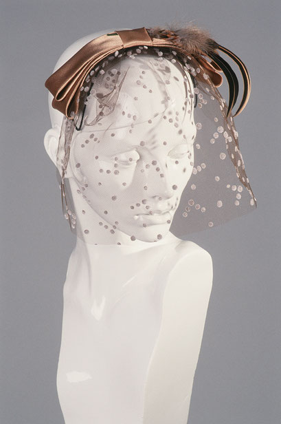 Kopfbedeckungen Anja Kaninck / Hochzeit · Schleier · Brautschmuck · Gesichtsschleier · Tupfenschleier · Seidenschleier / Tüll · Satin Schleife · Feder Garnitur / braune · bronze · kupfer 