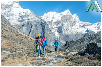 MERA PEAK 6.461M Entdecke die Schönheit des Himalayas: Ein einzigartiges Lodge-Trekking zum Gipfel