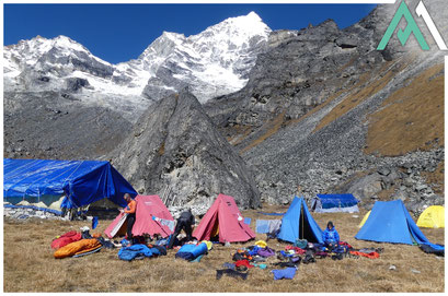 MERA PEAK 6.461M & ISLAND PEAK 6.189M Himalaya-Herausforderungen & Gipfelabenteuer in Nepal