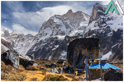 MERA PEAK 6.461M Entdecke die Schönheit des Himalayas: Ein einzigartiges Lodge-Trekking zum Gipfel