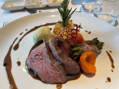 Hauptspeise: Am Stück gebratenes Roast Beef