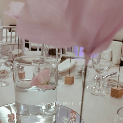 segnaposto fiori in carta crespa mini papaveri allestimento18 compleanno con fiori 