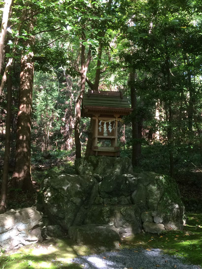 出雲大神宮　崇神天皇社（筆者撮影）