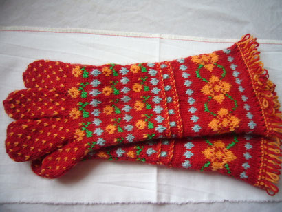 Musterhandschuh - wie werden sie gestrickt ? siehe Video unten