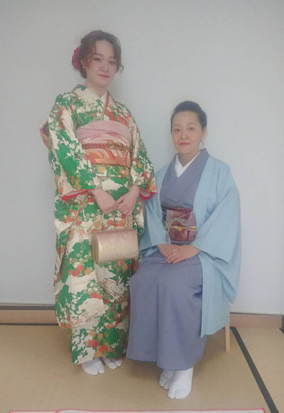 お母様の思い出の振袖をお嬢様に譲るため、裄直しと褄下上げをしました!!