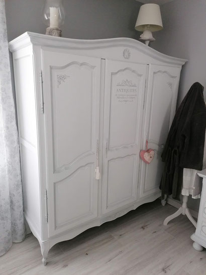 relooking restauration de meubles ancien chambre armoire chevet commode miroir patine shabby blanc gris le mans sarthe