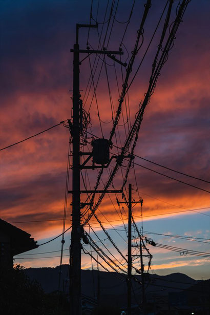 夕焼けと電線