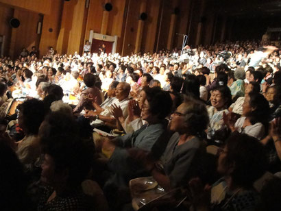 千葉市民会館大ホール百華撰開演から終演まで満席の客席の様子