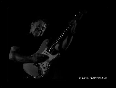 Richie Arndt & The Bluenatics 