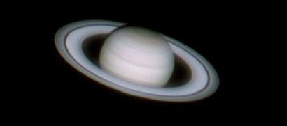 Les anneaux de Saturne sont probablement l’un des plus beaux spectacles qu’on puisse voir dans le ciel