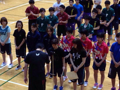 女子ダブルス優勝の鈴木李茄・安藤みなみペア