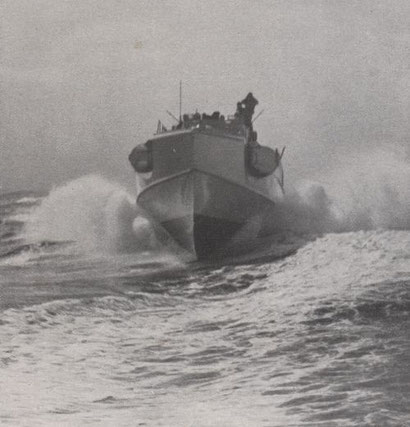 S-Boot mit hoher Fahrt in der Ostsee - Bild aus Bürger: „Schnellboote vor“ 